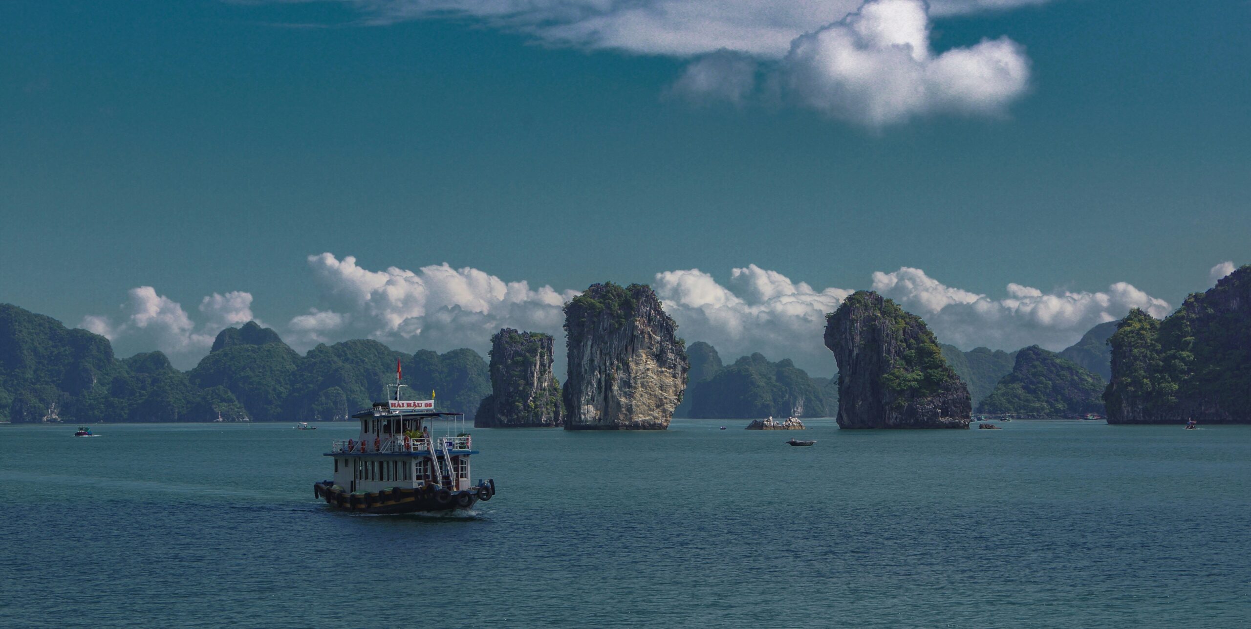 Vietnam travel tourist Ha Long Bay