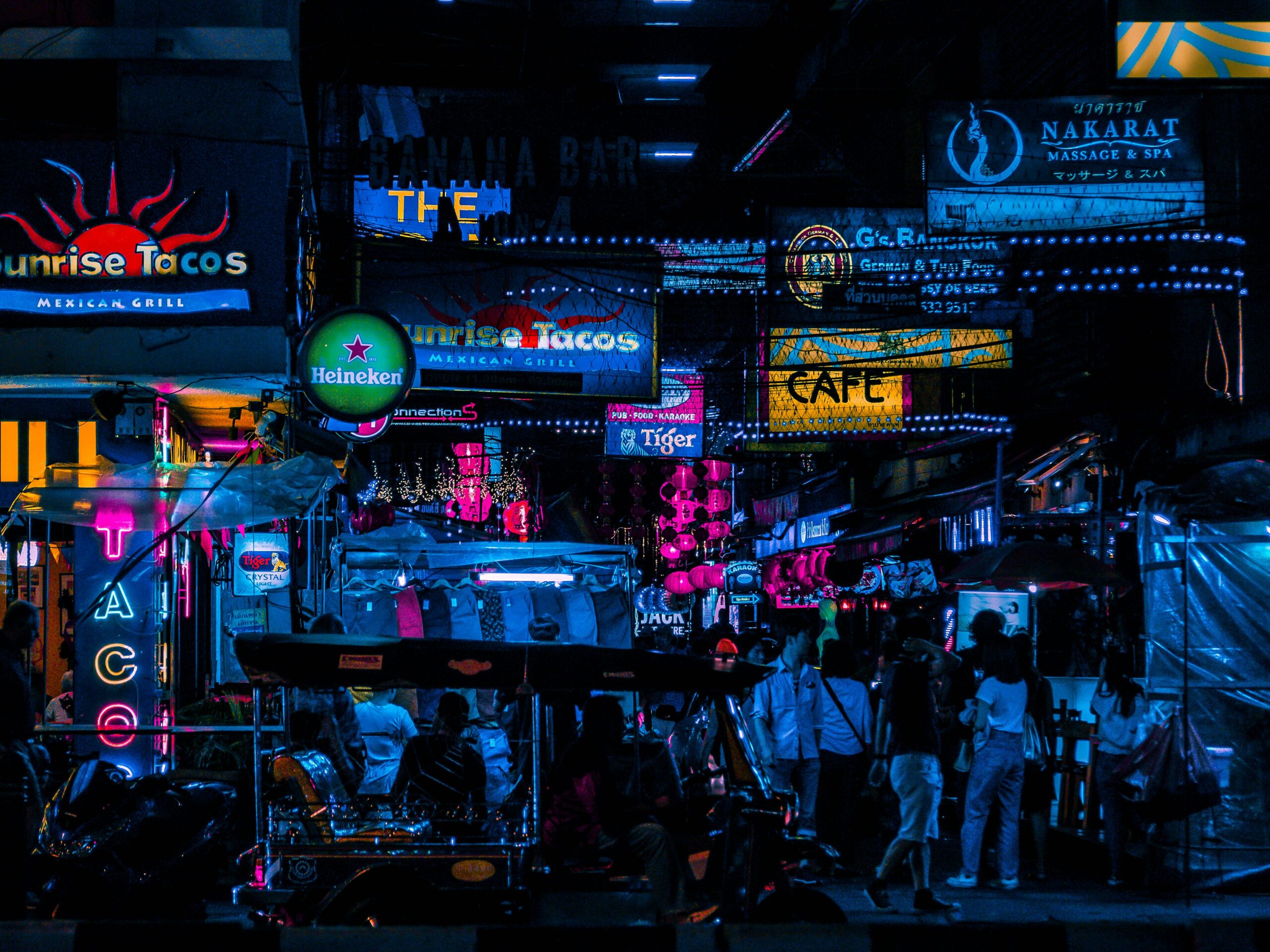 “Tourist exploring Thailand while following basic travel safety precautions”